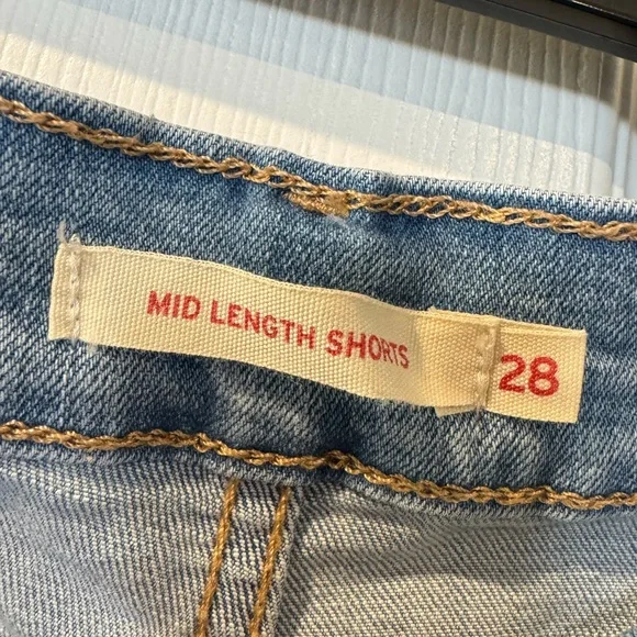Women’s Levi Jean Shorts Bundle (2 pairs) - Picture 4 of 7